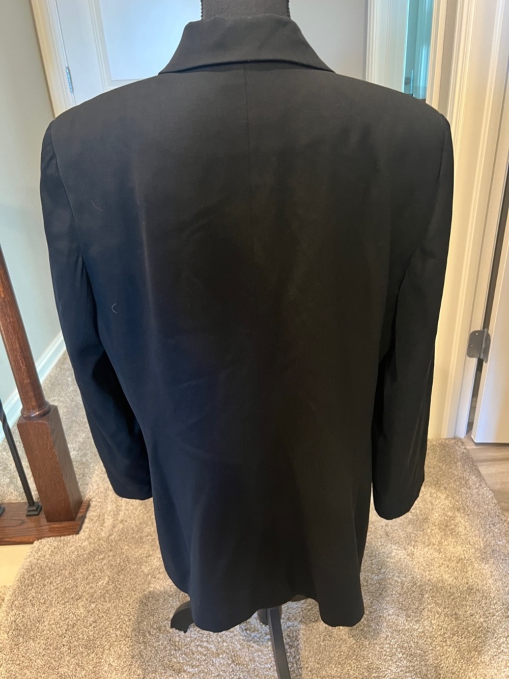 Black Classic Single-Breasted Women's Blazer 100% Wool - Picture 7 of 8